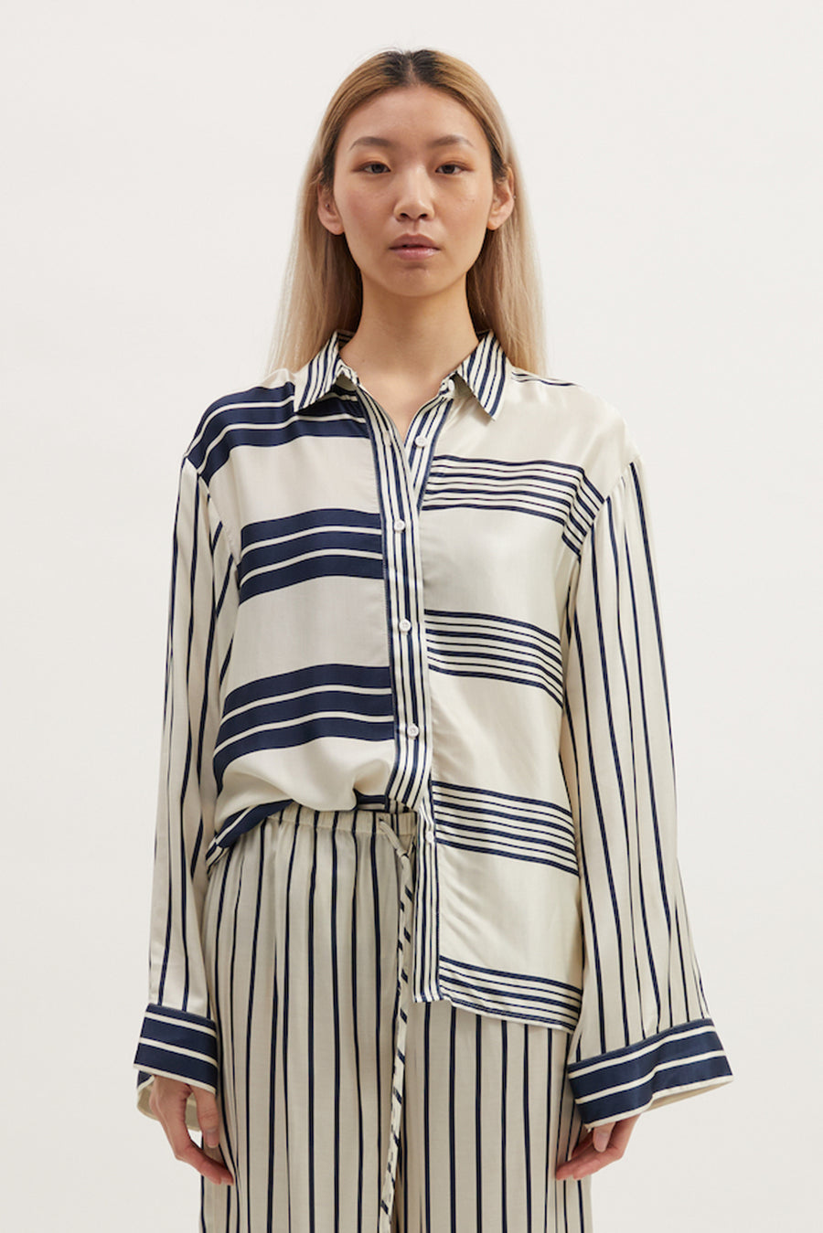 BRYNN SHIRT - IVORY WITH NAVY STRIPE