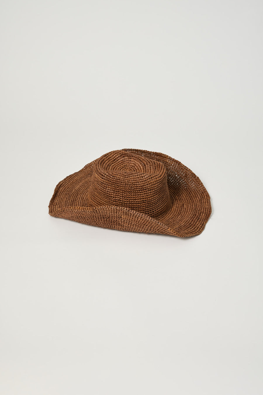 SARA HAT - COLA RAFFIA