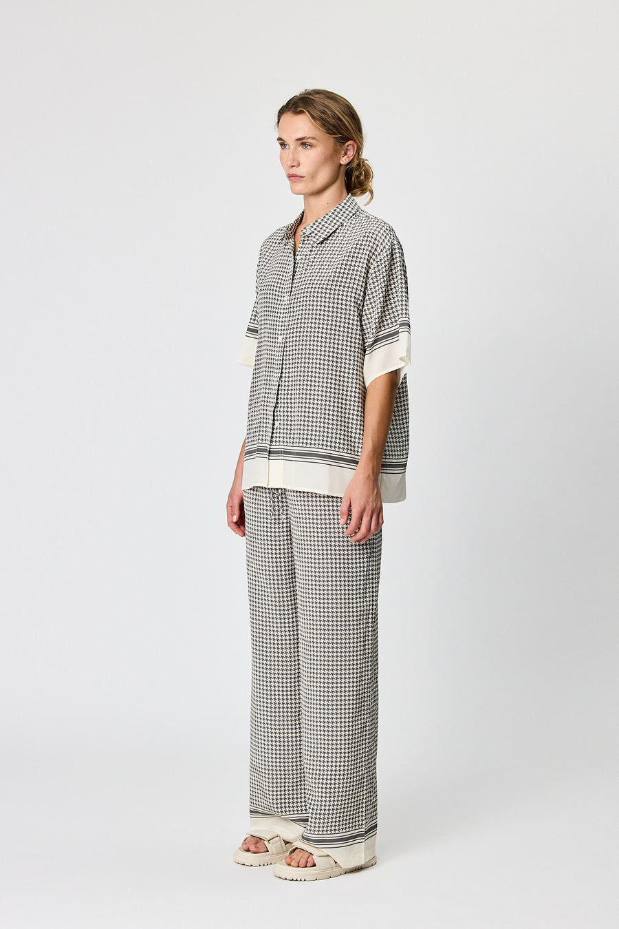 BLAKE WIDE LEG PANT - CHARCOAL HOUNDSTOOTH