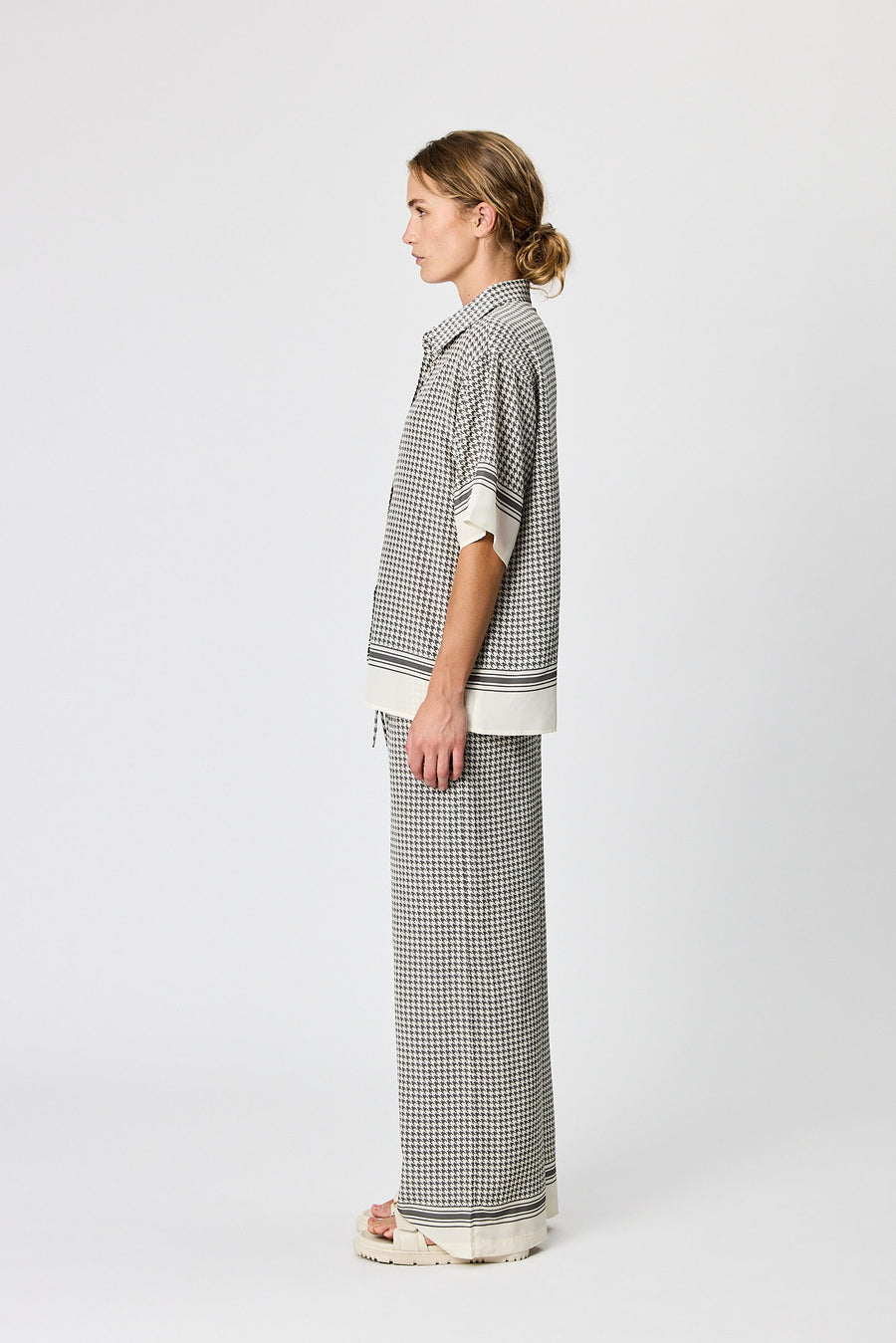 BLAKE WIDE LEG PANT - CHARCOAL HOUNDSTOOTH