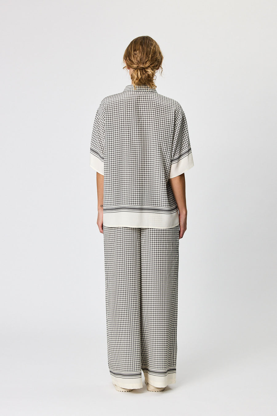 BLAKE WIDE LEG PANT - CHARCOAL HOUNDSTOOTH