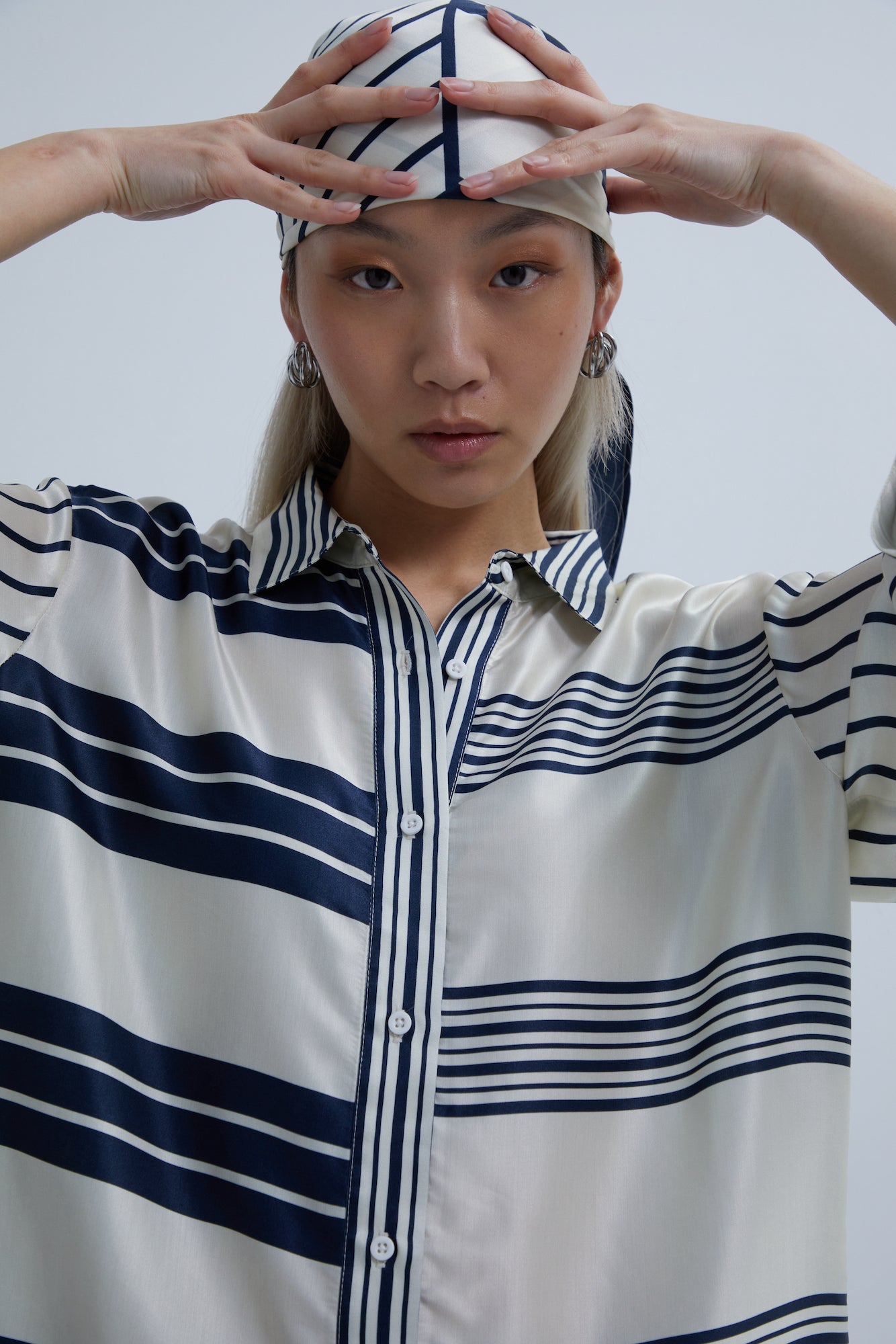 BRYNN SHIRT - IVORY WITH NAVY STRIPE