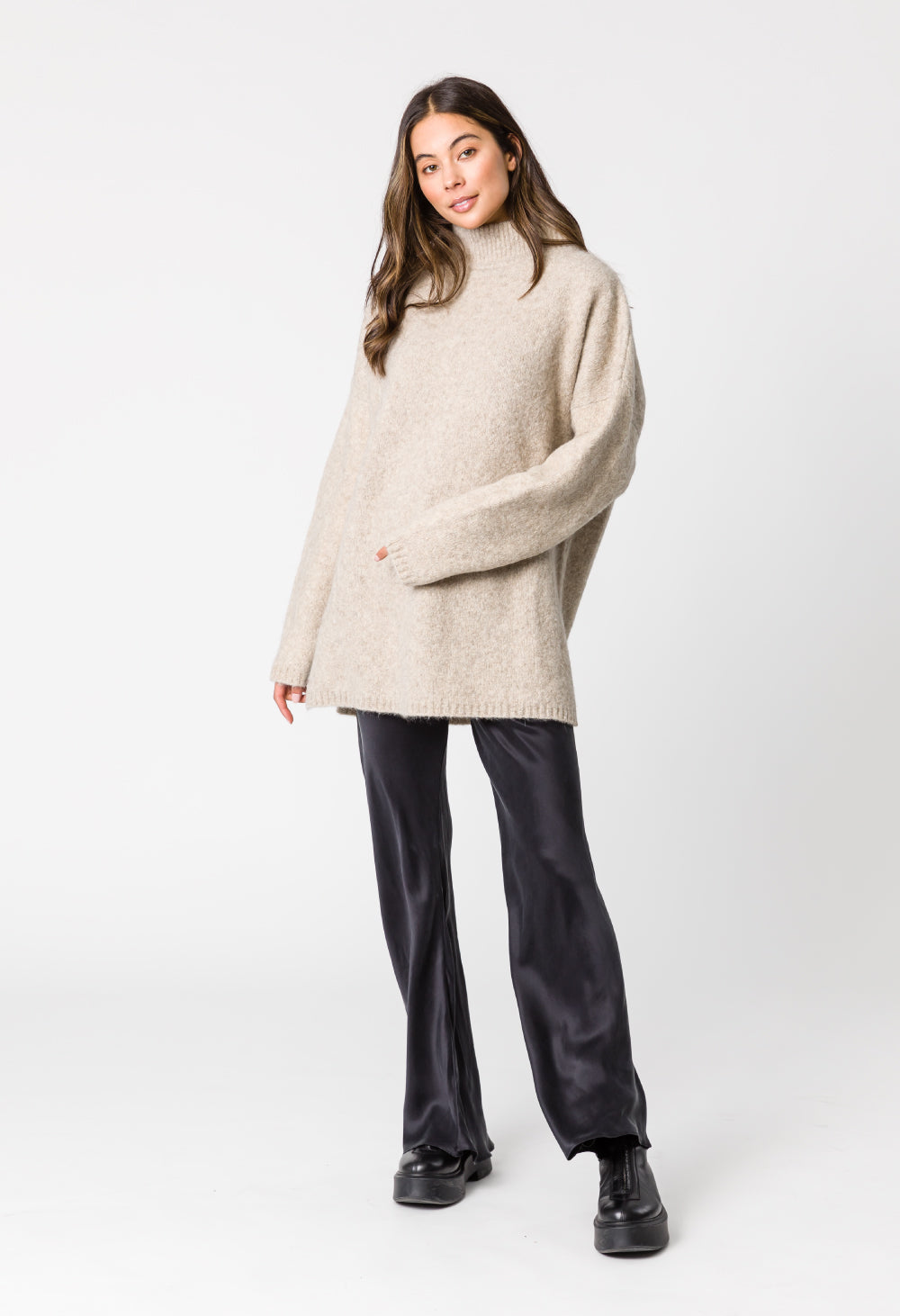 CLAUDIA LONG KNIT - BEIGE