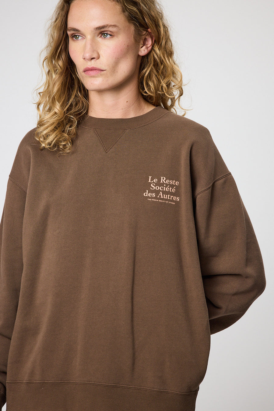 SOCIETY SWEATSHIRT - CHOCOLATE